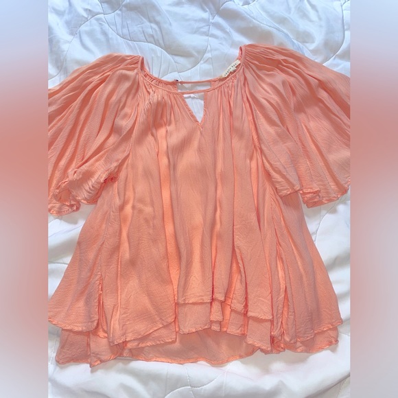 Baby pink short sleeve blouse with flowy sleeves - Picture 7 of 7